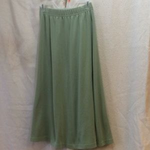 Light green t-shirt fabric mid length skirt.